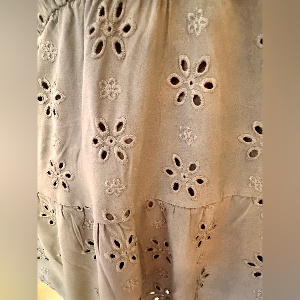 Torrid Sz 2 Babydoll Eyelet Tiered Top Green VNeck Short Sleeve Feminine Fairy - Picture 3 of 11